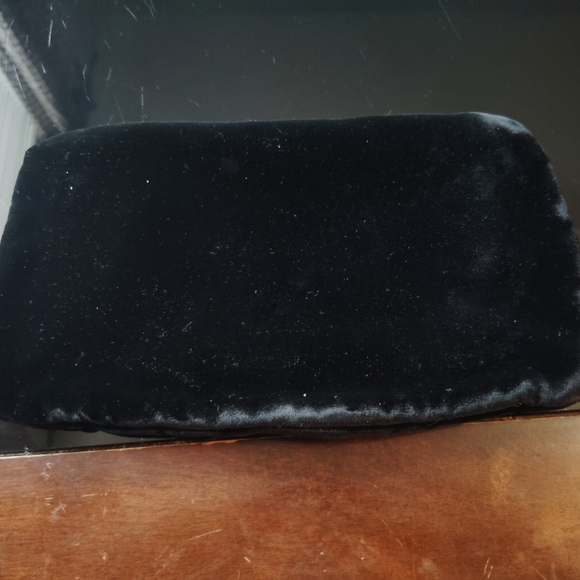 Velvet  Snap Closure Clutch Black - Picture 3 of 11
